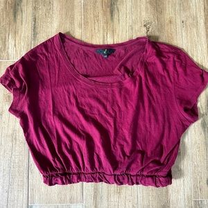 G21 maroon cropped tee
